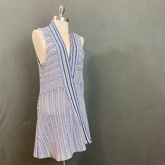 ARIAT Sarah Sweater Vest White &‎ Blue Women's Size Small Ombré knit Duster - Picture 1 of 9